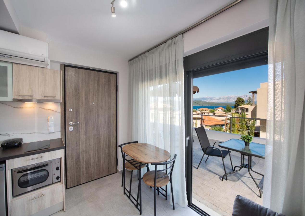 Angelica'S And Irene'S Design Apartments Swimming Pool Никиана Екстериор снимка