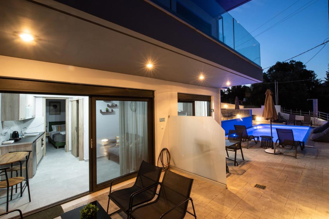 Angelica'S And Irene'S Design Apartments Swimming Pool Никиана Екстериор снимка
