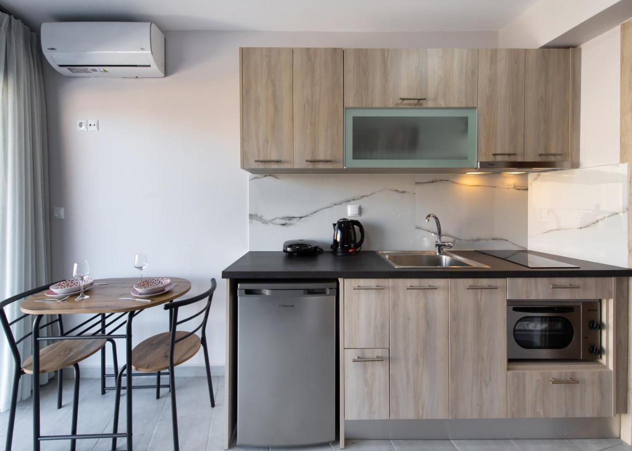 Angelica'S And Irene'S Design Apartments Swimming Pool Никиана Екстериор снимка