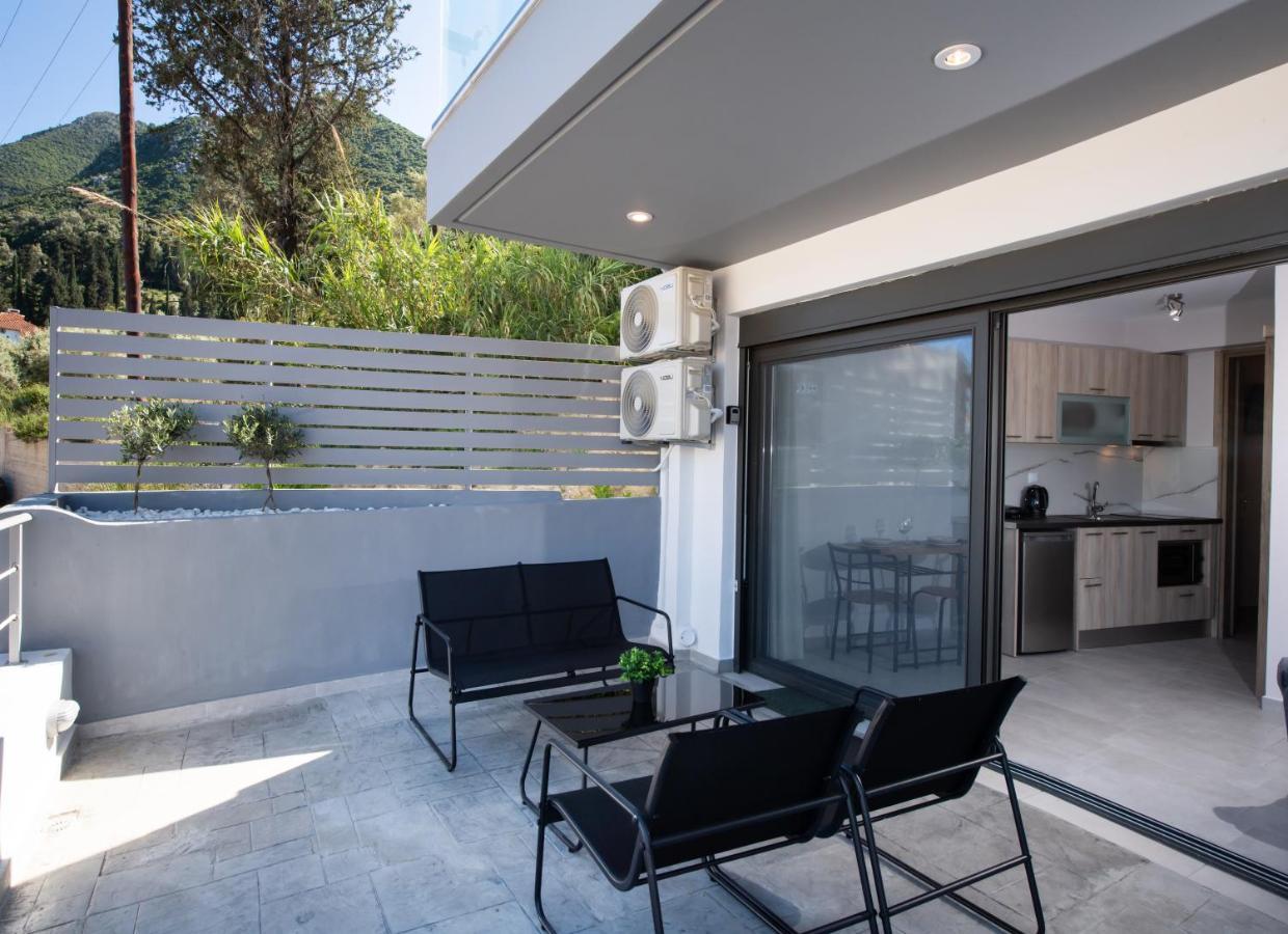 Angelica'S And Irene'S Design Apartments Swimming Pool Никиана Екстериор снимка